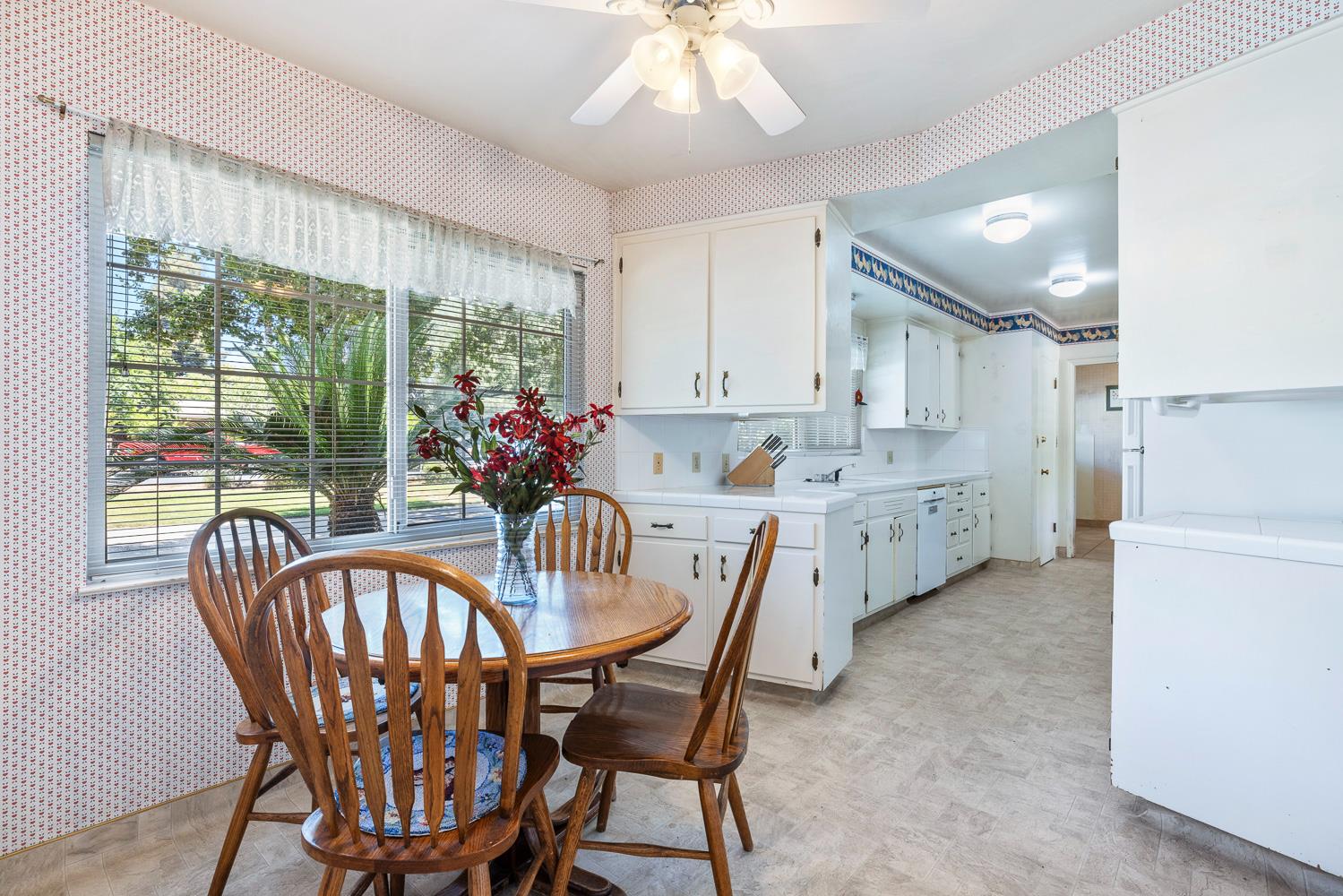 1216 E Pico Ave, Fresno, CA 93704