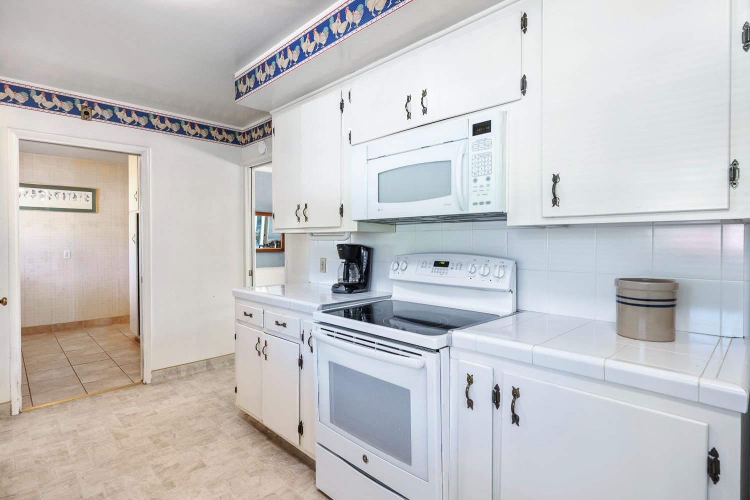 1216 E Pico Ave, Fresno, CA 93704