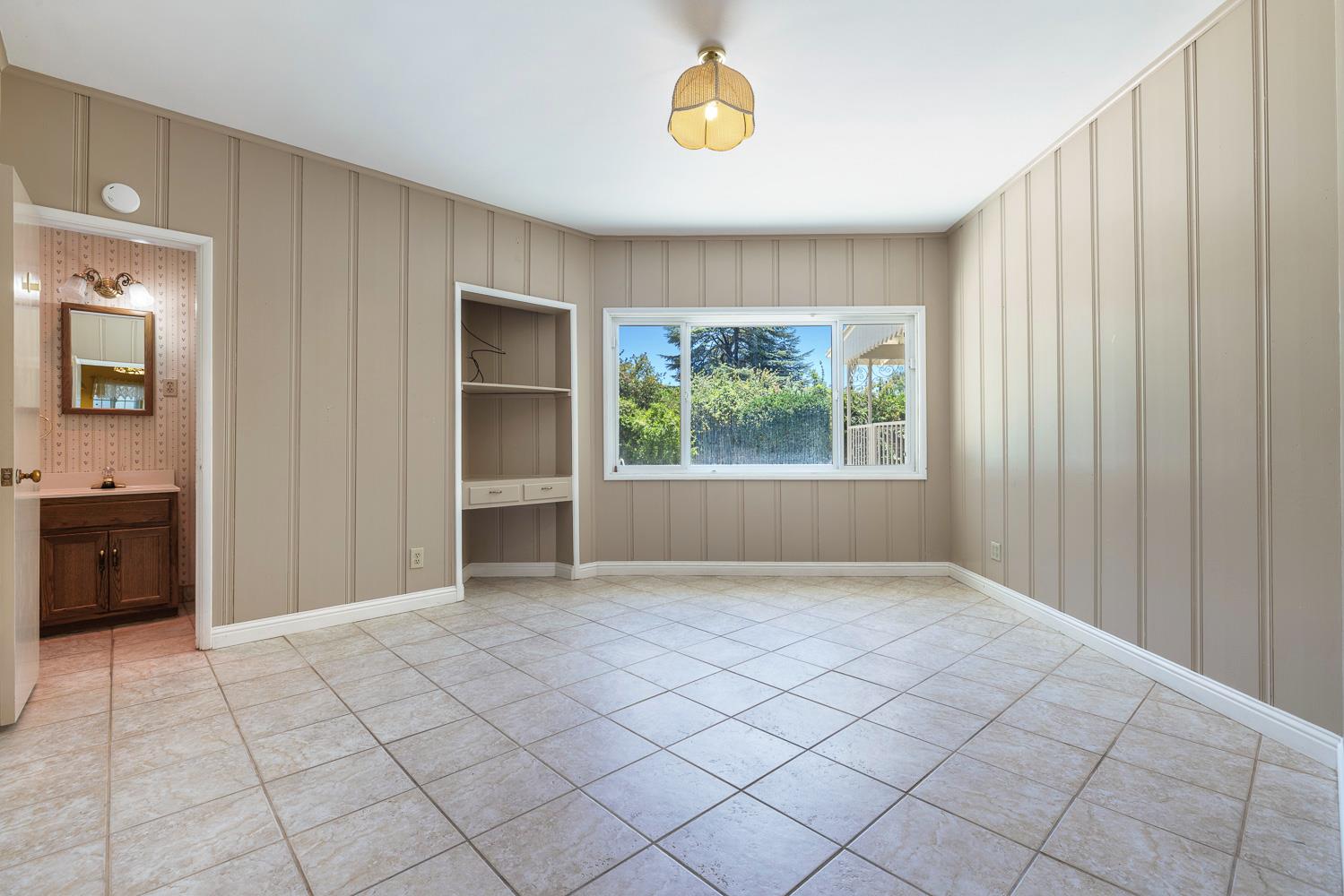 1216 E Pico Ave, Fresno, CA 93704