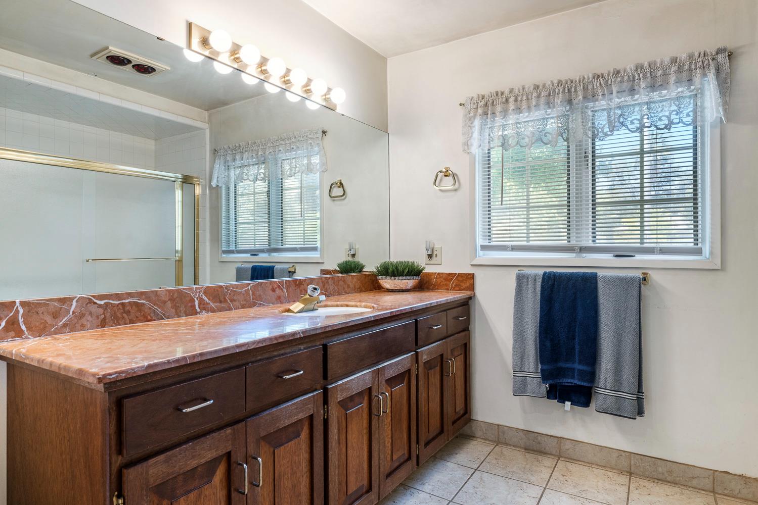 1216 E Pico Ave, Fresno, CA 93704