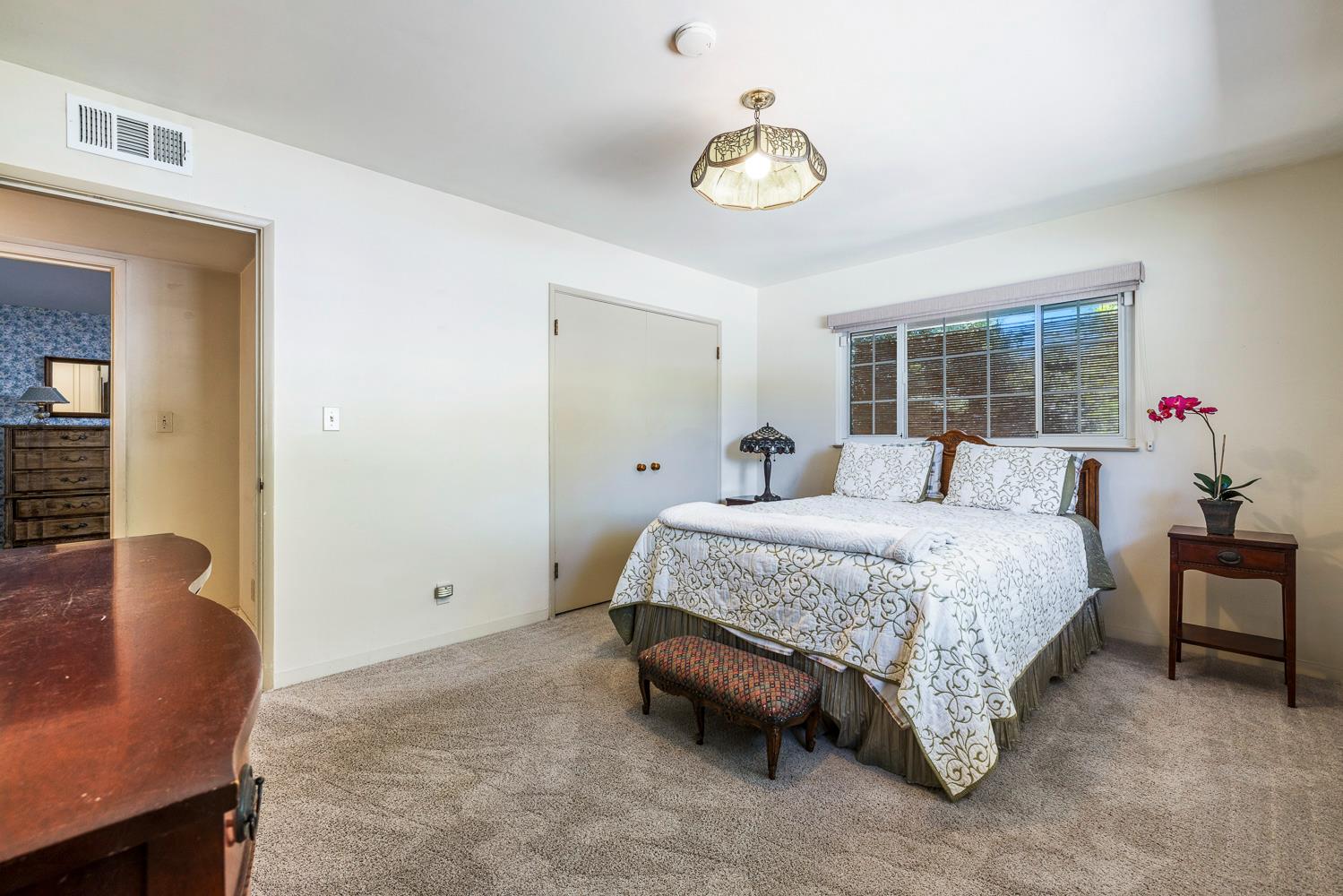 1216 E Pico Ave, Fresno, CA 93704