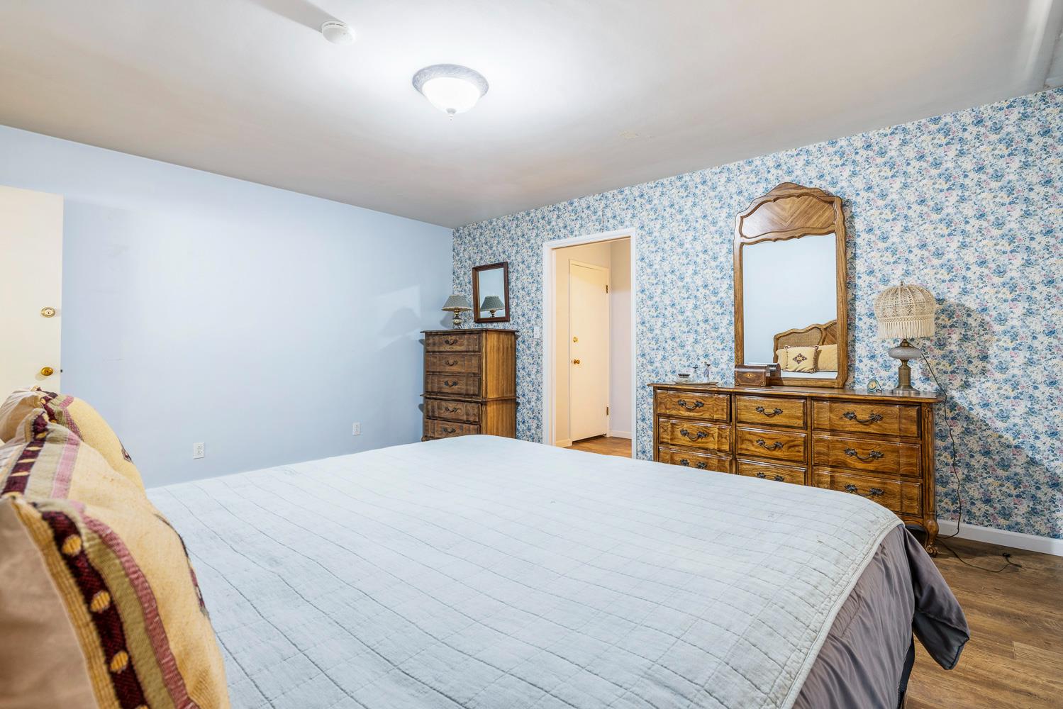 1216 E Pico Ave, Fresno, CA 93704