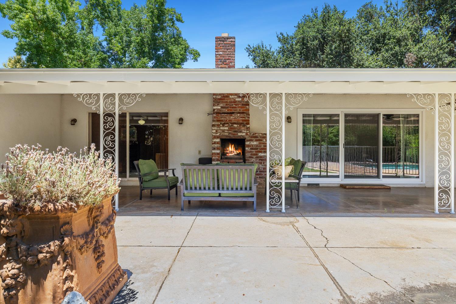 1216 E Pico Ave, Fresno, CA 93704