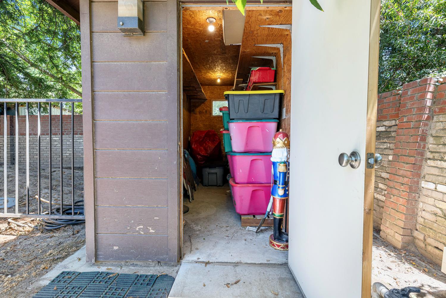 1216 E Pico Ave, Fresno, CA 93704