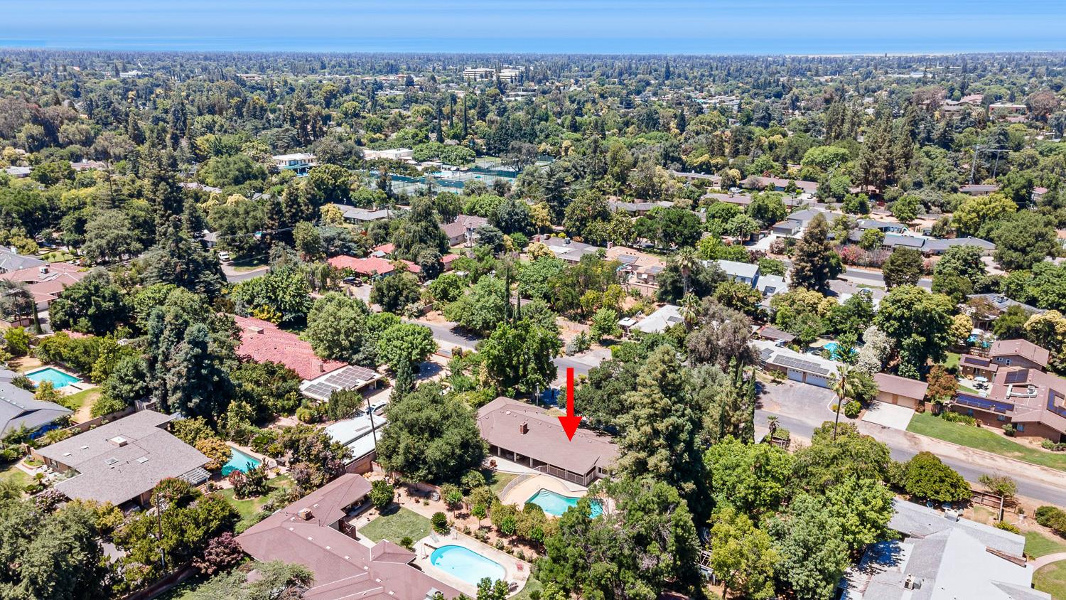 1216 E Pico Ave, Fresno, CA 93704