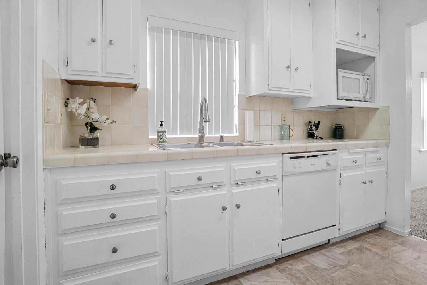 385 E Valley, Coalinga, CA 93210