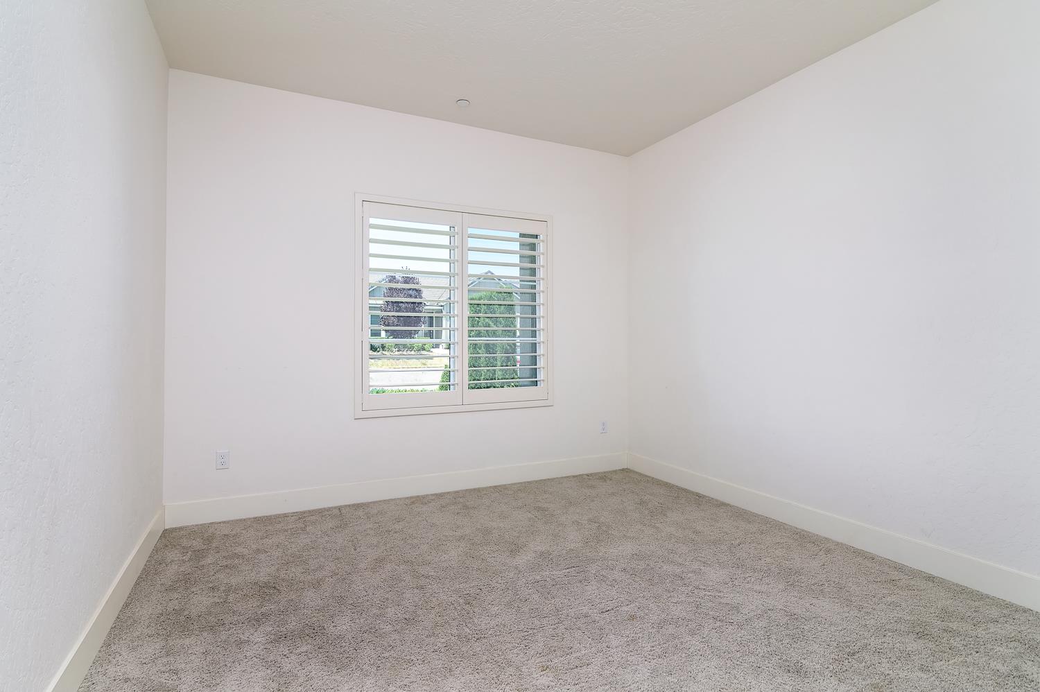 165 Timberline Way S, Madera, CA 93636