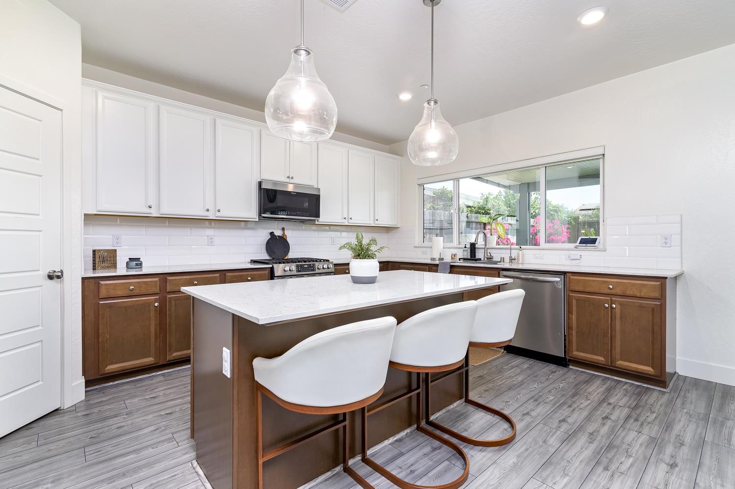 165 Timberline Way S, Madera, CA 93636