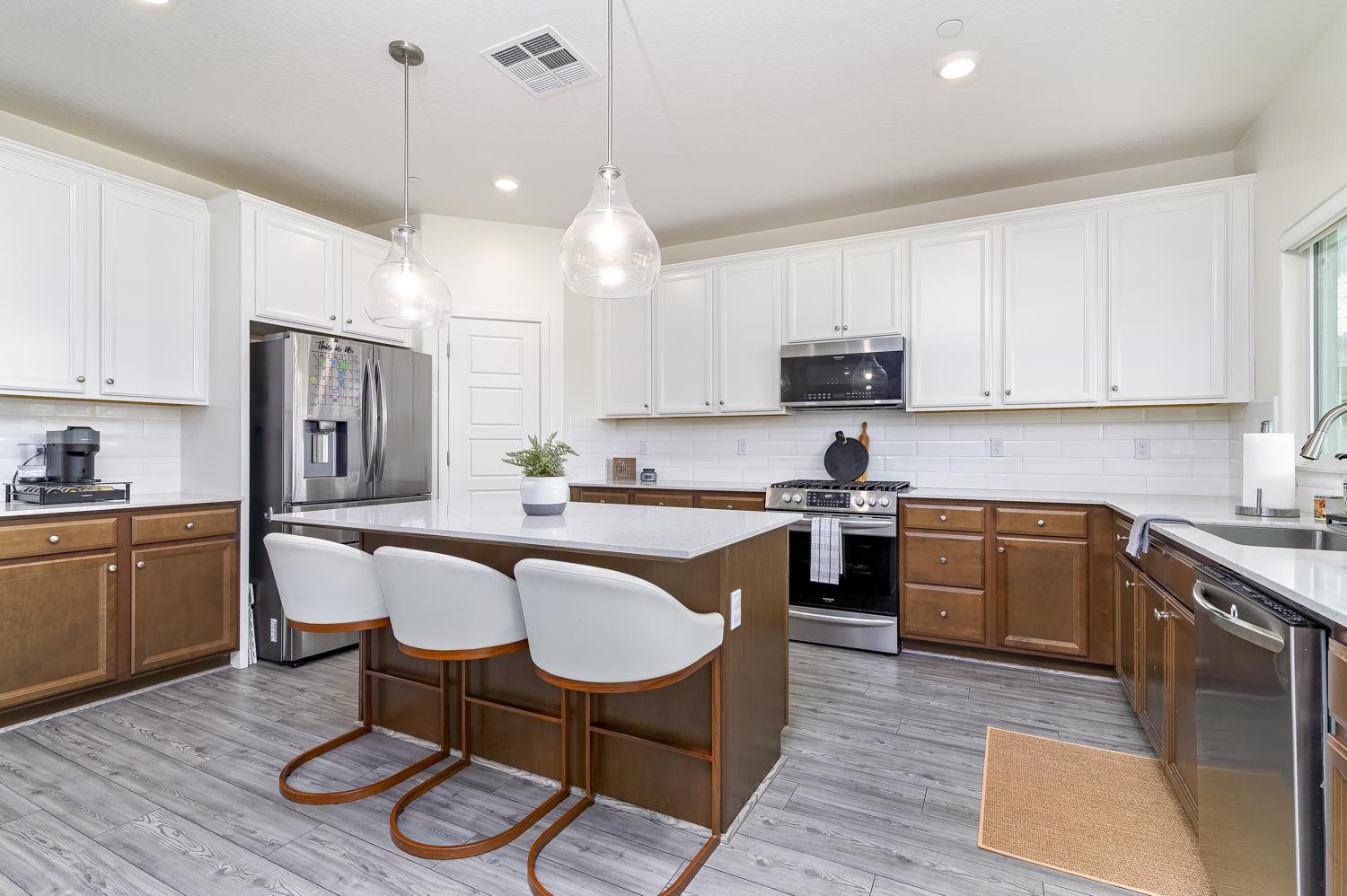 165 Timberline Way S, Madera, CA 93636