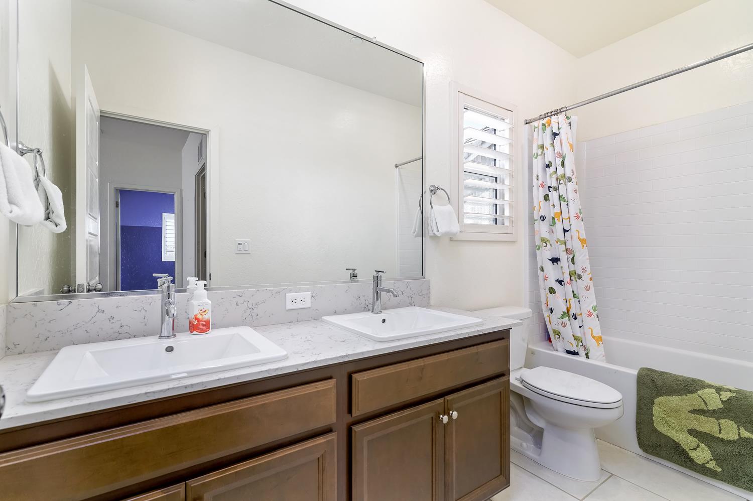 165 Timberline Way S, Madera, CA 93636