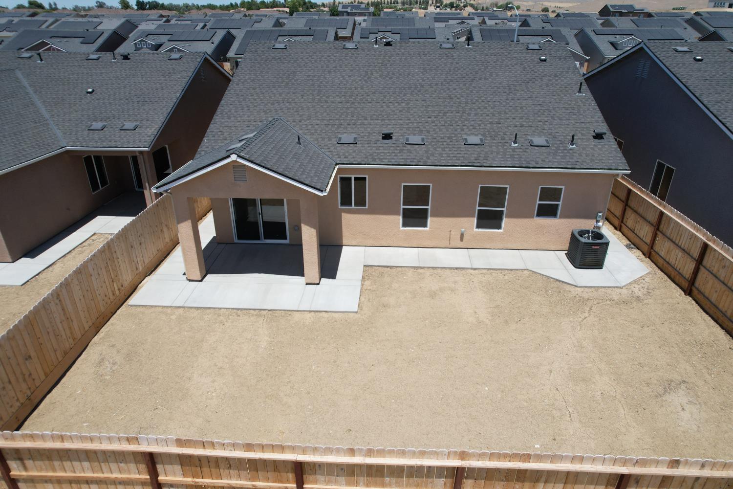 1205 E Orange St, Avenal, CA 93204