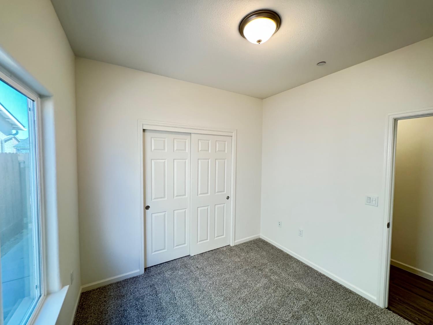 1105 E Orange St, Avenal, CA 93204