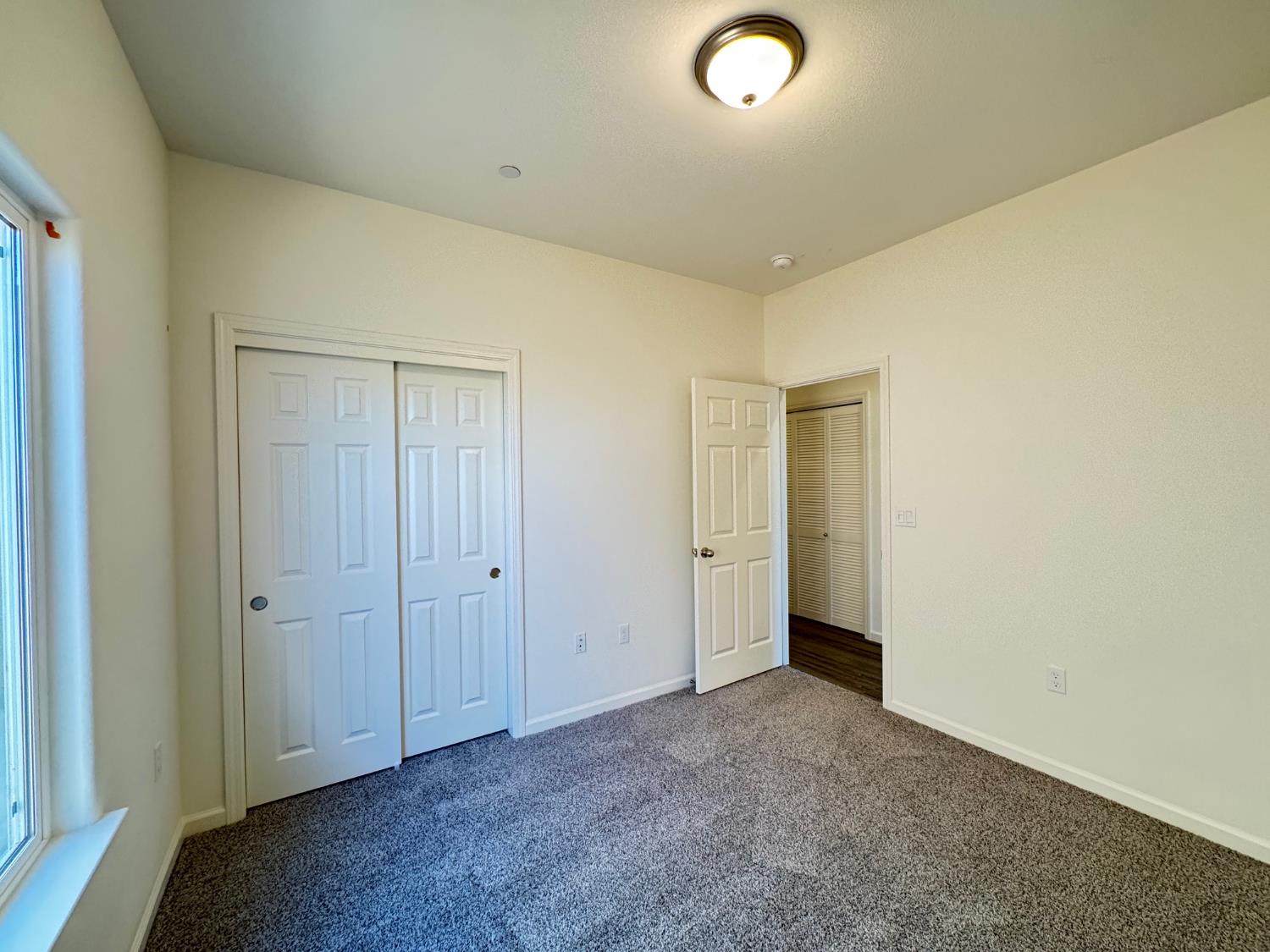 1124 E Orange St, Avenal, CA 93204