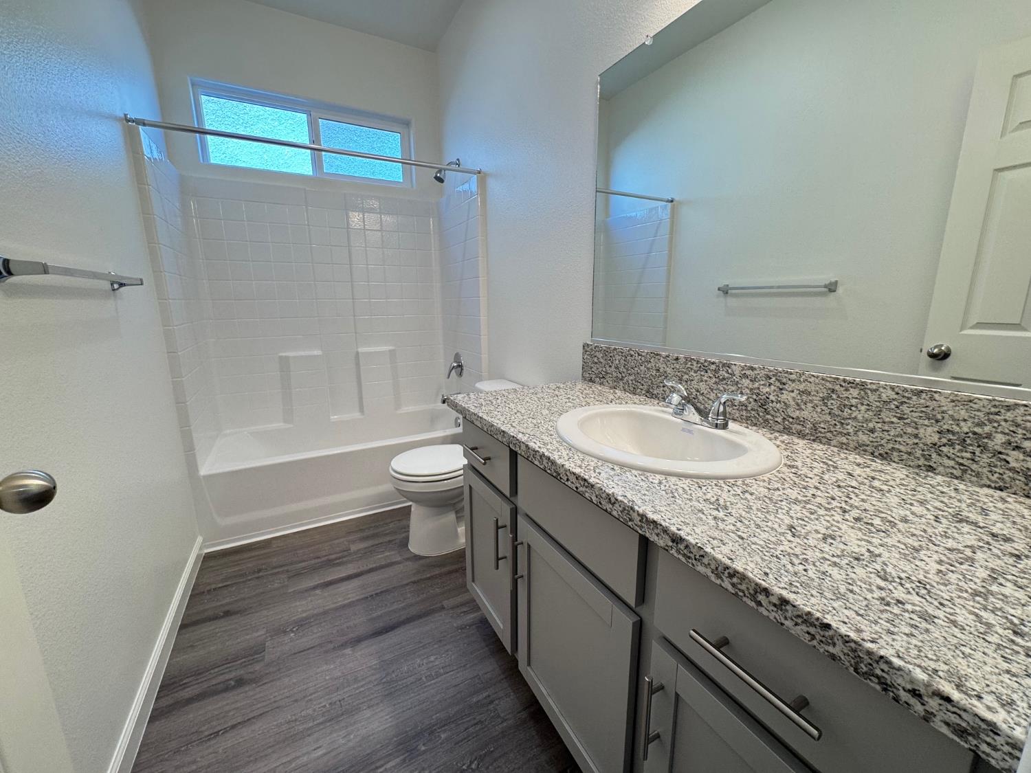 1132 E Orange St, Avenal, CA 93204