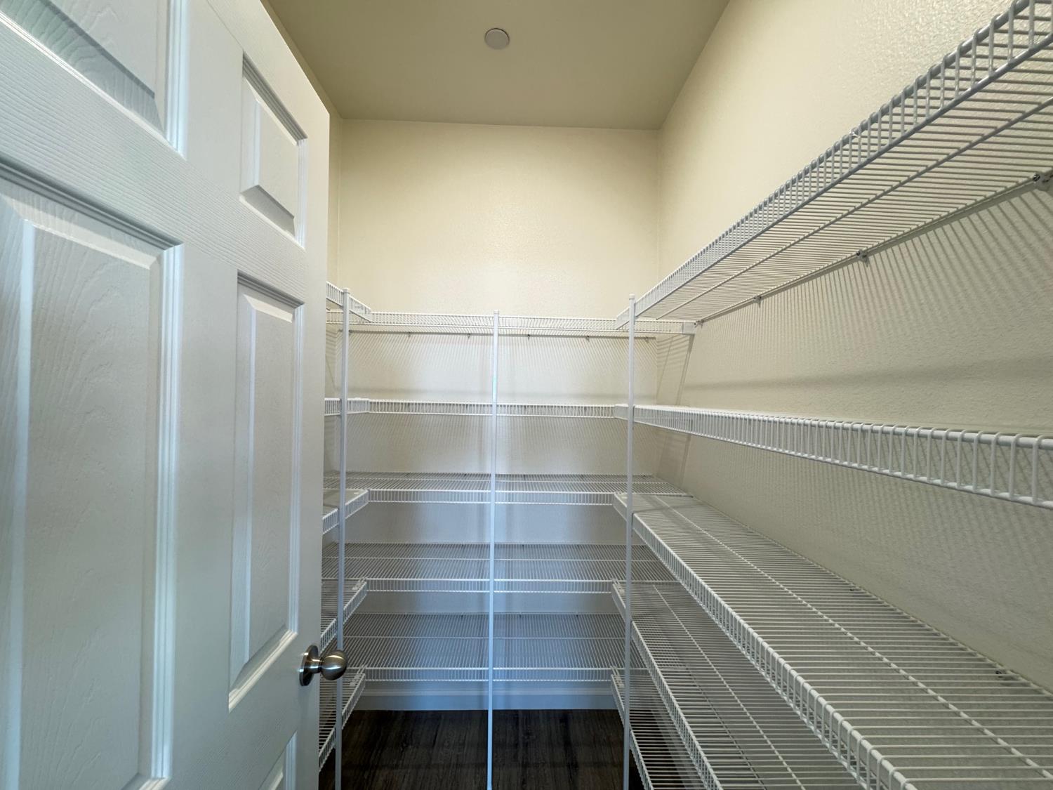 1132 E Orange St, Avenal, CA 93204