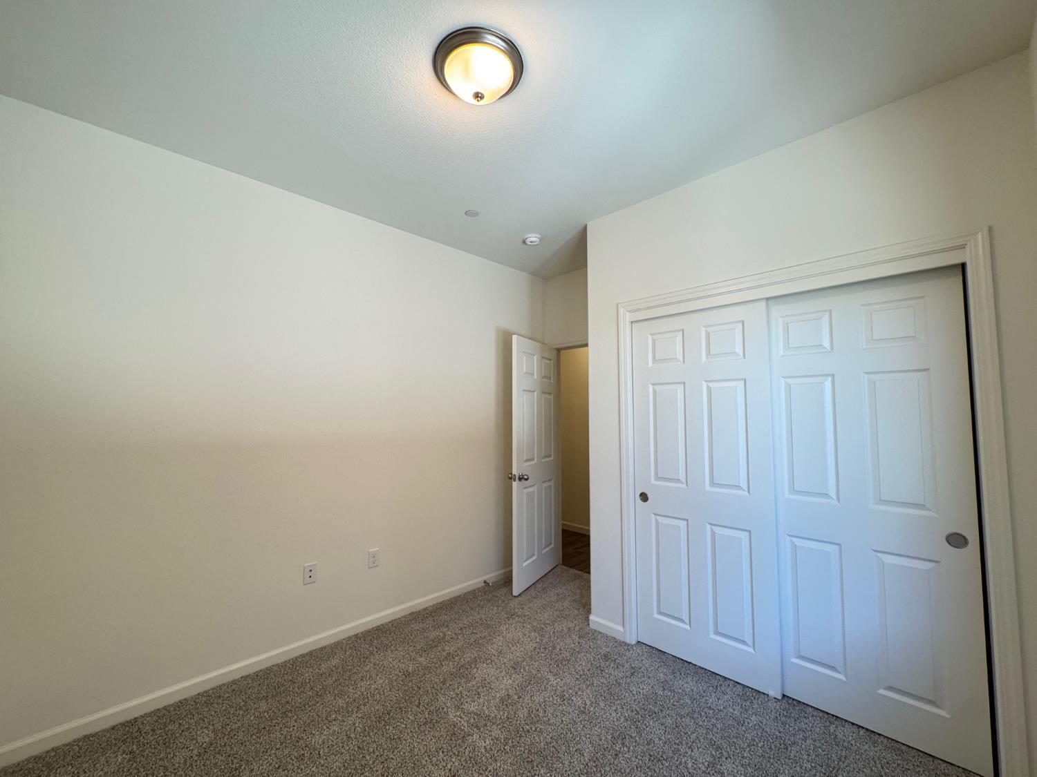 1204 E Orange St, Avenal, CA 93204