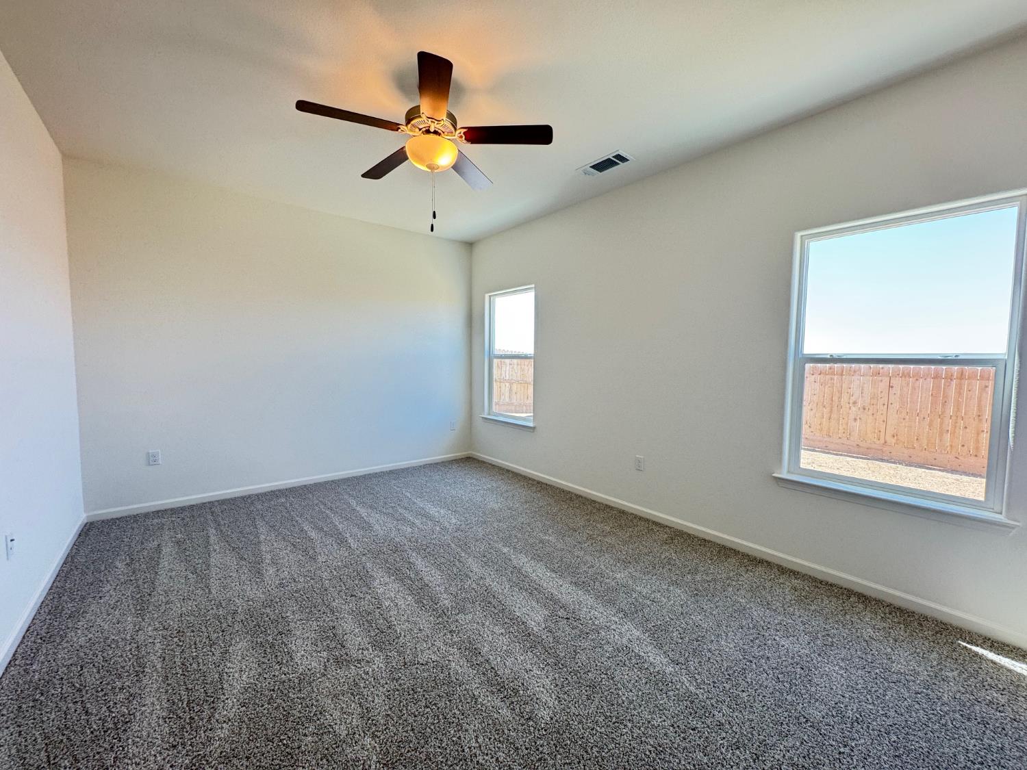 1204 E Orange St, Avenal, CA 93204