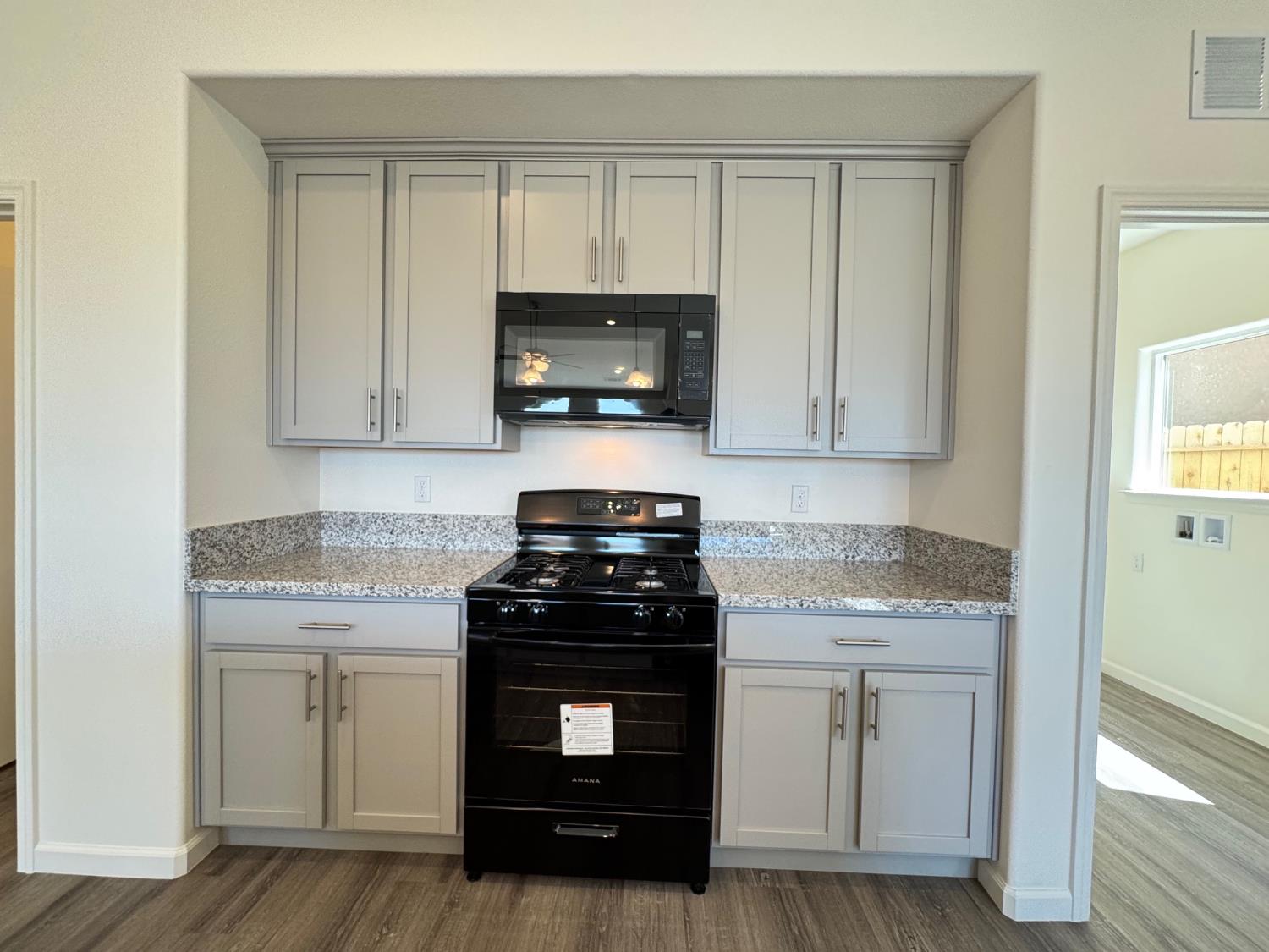 1240 E Orange St, Avenal, CA 93204