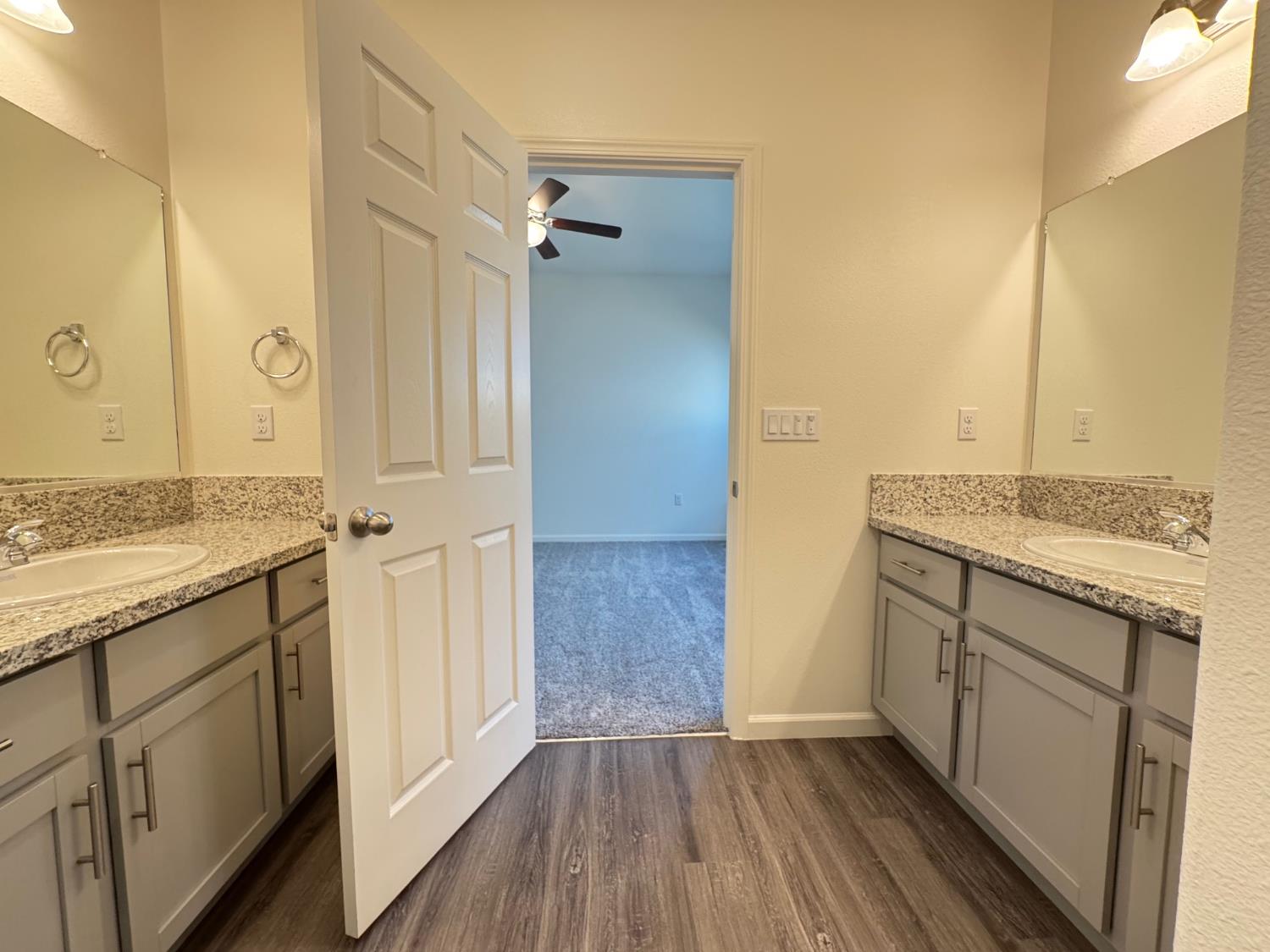 909 Grangeville Ave, Avenal, CA 93204