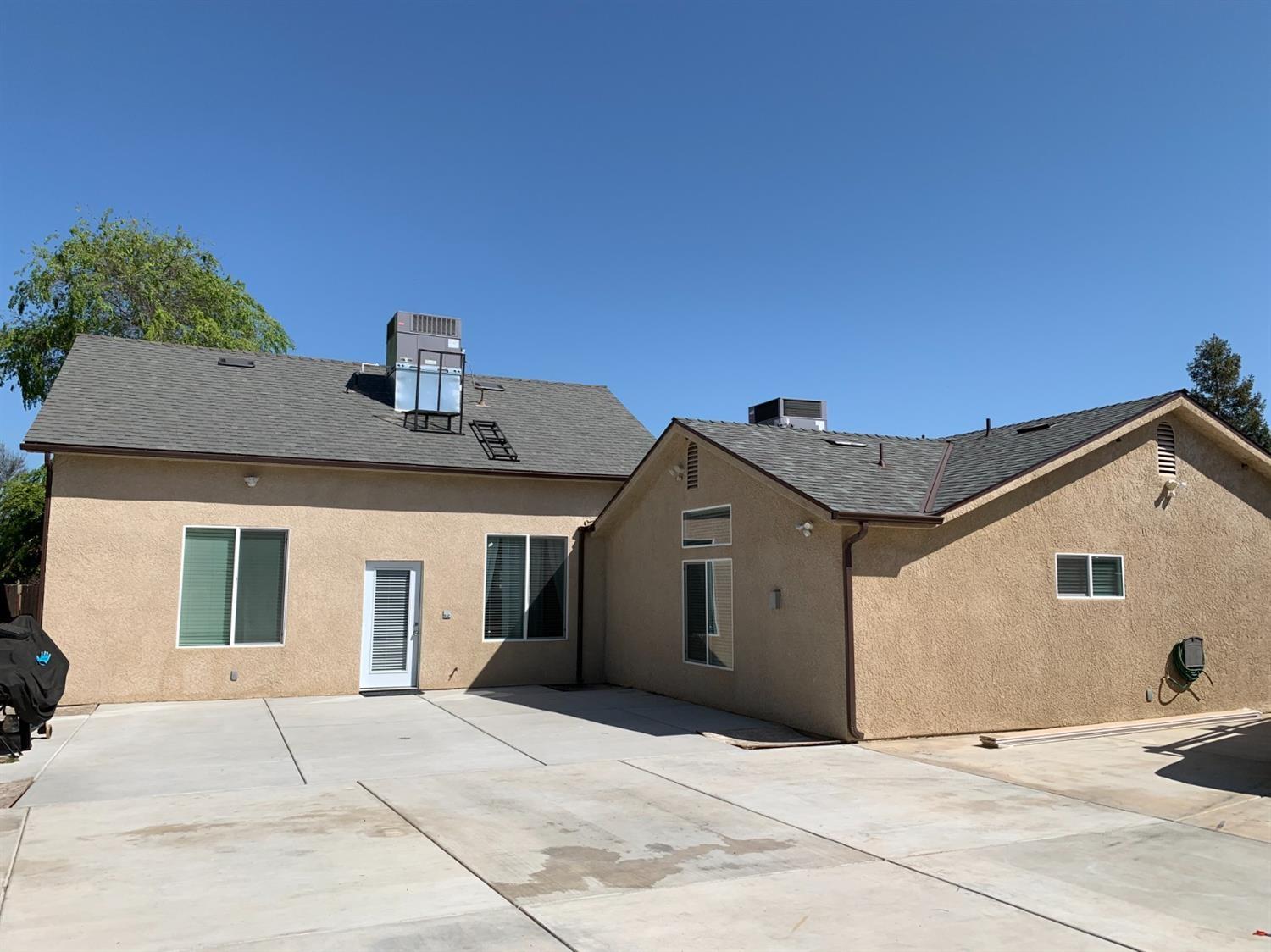 6371 N Milburn Ave, Fresno, CA 93722