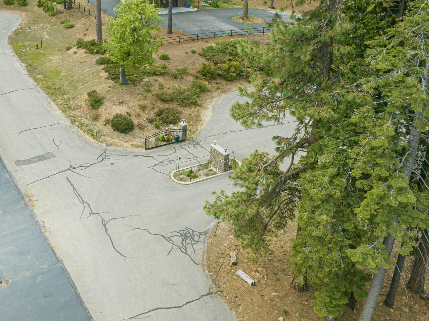 42096 Majestic Ln, Shaver Lake, CA 93664