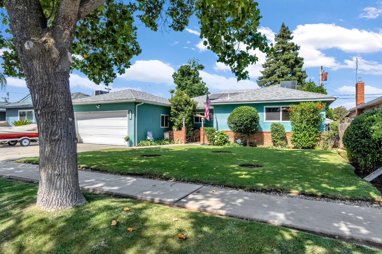 4653 N Fisher St, Fresno, CA 93726