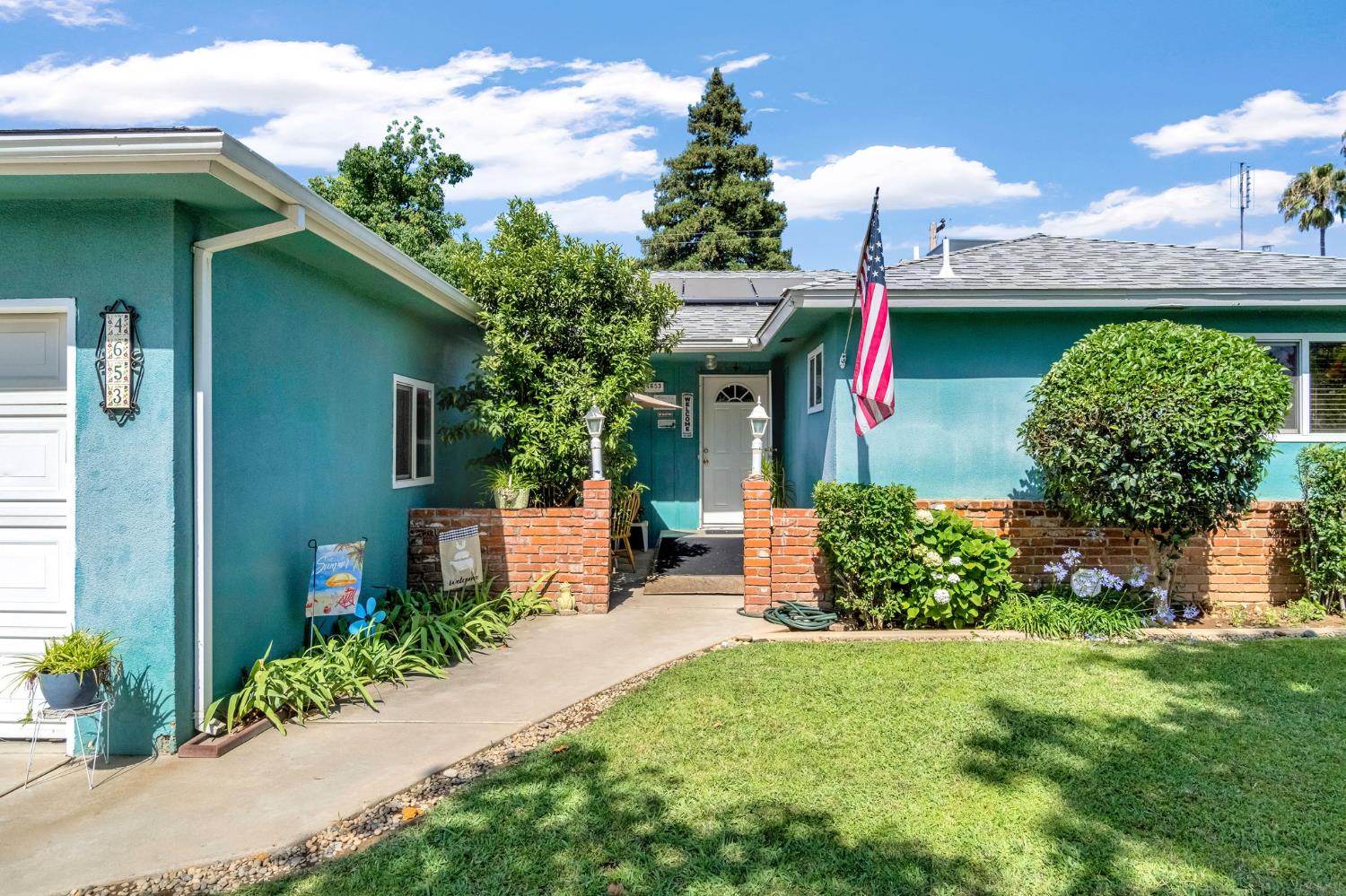 4653 N Fisher St, Fresno, CA 93726