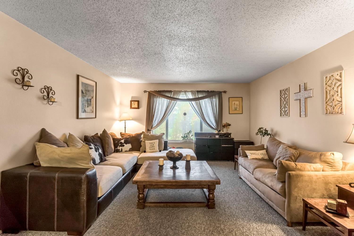 4653 N Fisher St, Fresno, CA 93726