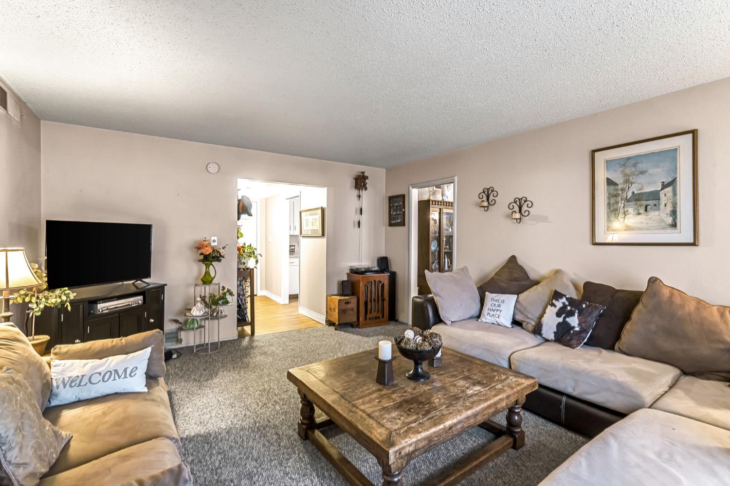 4653 N Fisher St, Fresno, CA 93726