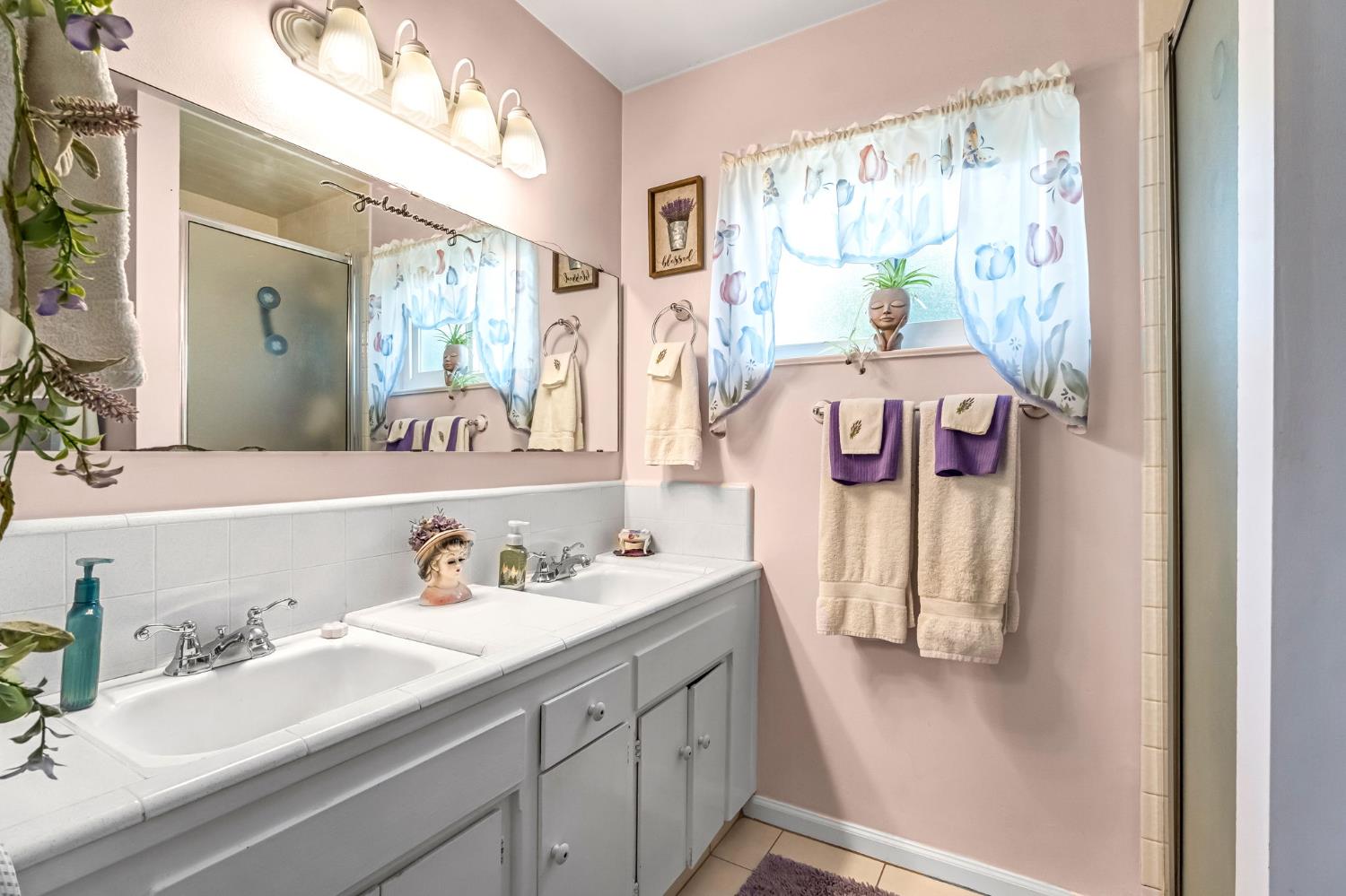 4653 N Fisher St, Fresno, CA 93726