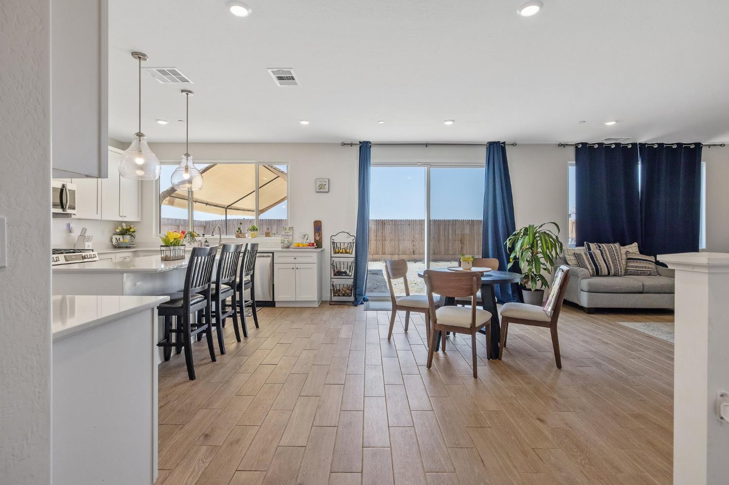 2409 Pepperdine St, Lemoore, CA 93245