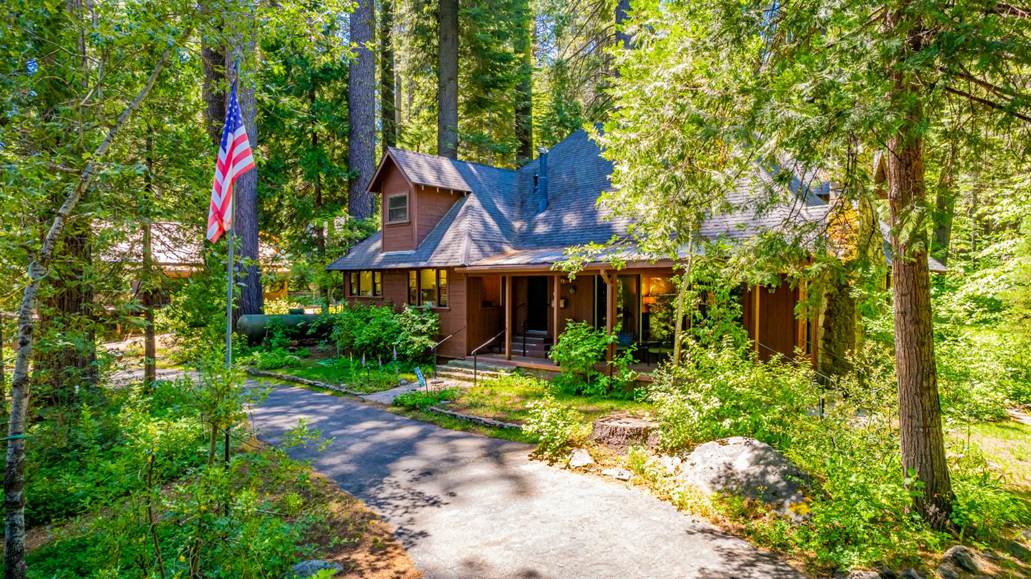 1173 Railroad Ave, Fish Camp, CA 93623