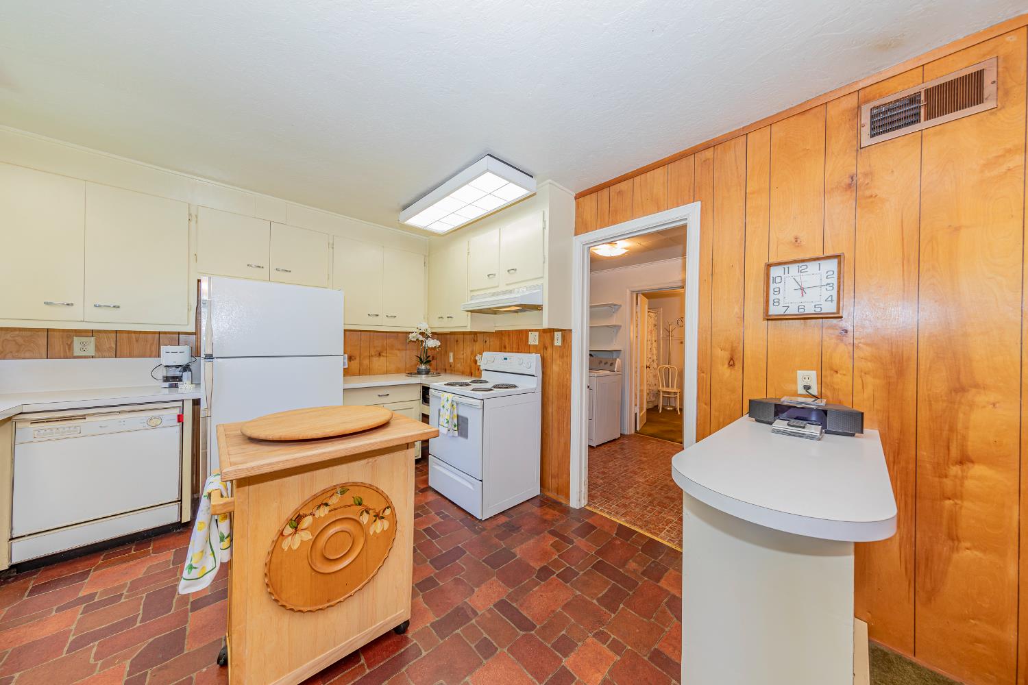 1173 Railroad Ave, Fish Camp, CA 93623