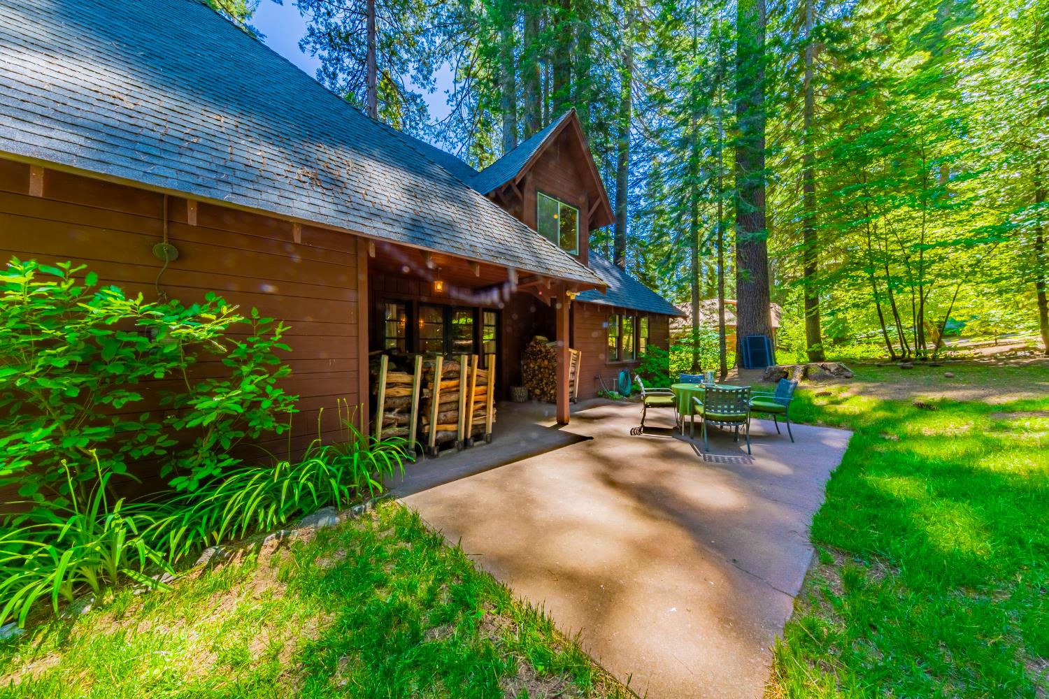 1173 Railroad Ave, Fish Camp, CA 93623