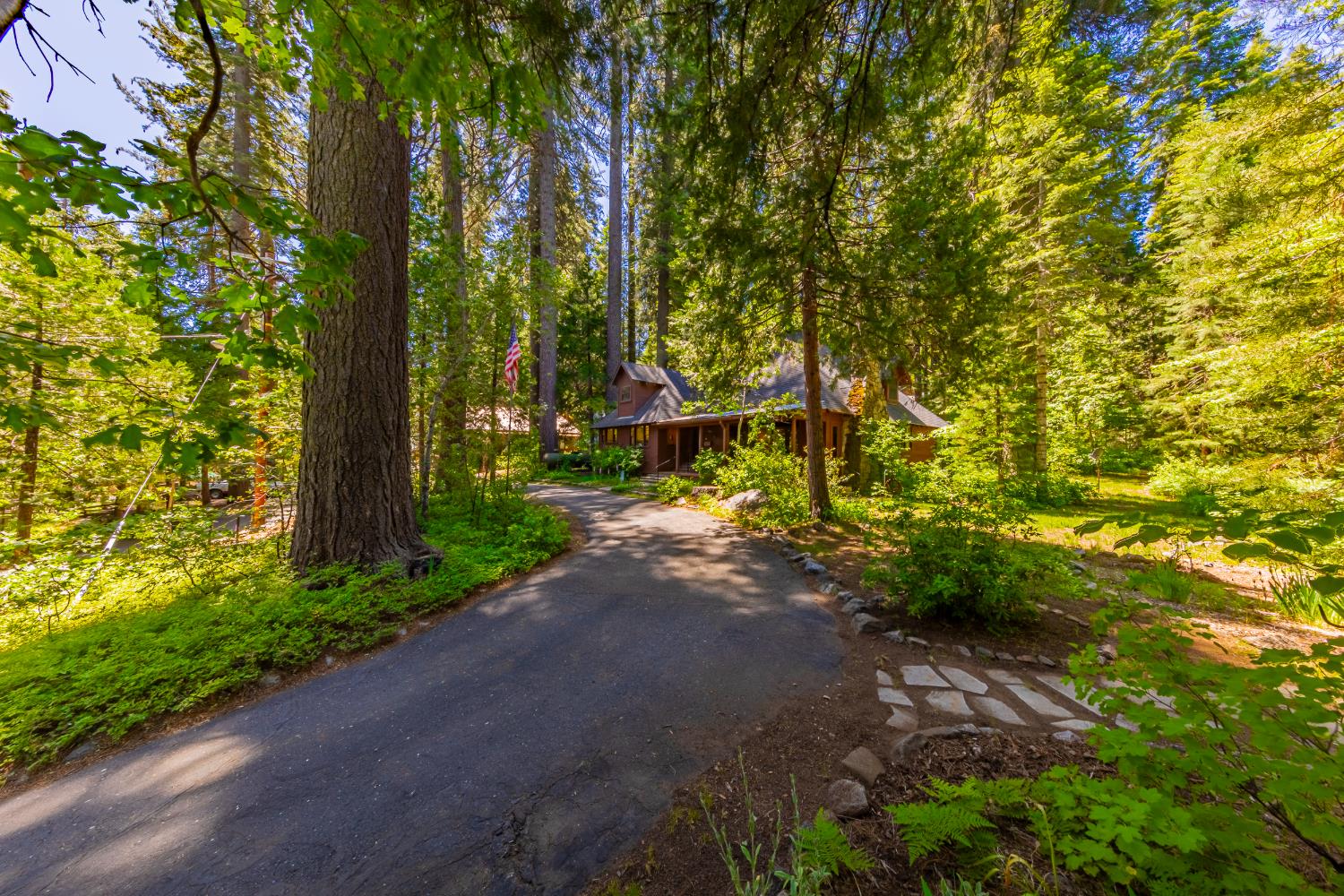 1173 Railroad Ave, Fish Camp, CA 93623