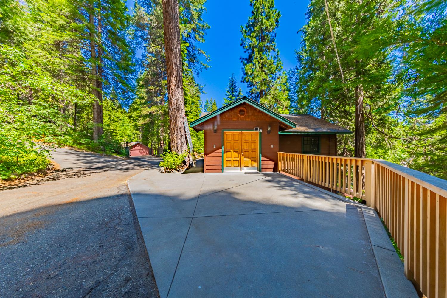 1174 Railroad, Fish Camp, CA 93623