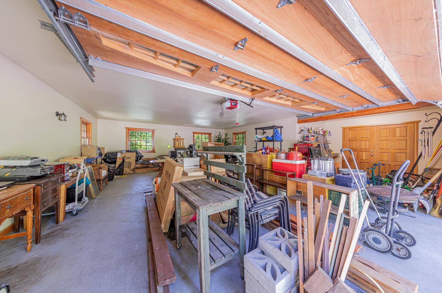 1174 Railroad, Fish Camp, CA 93623