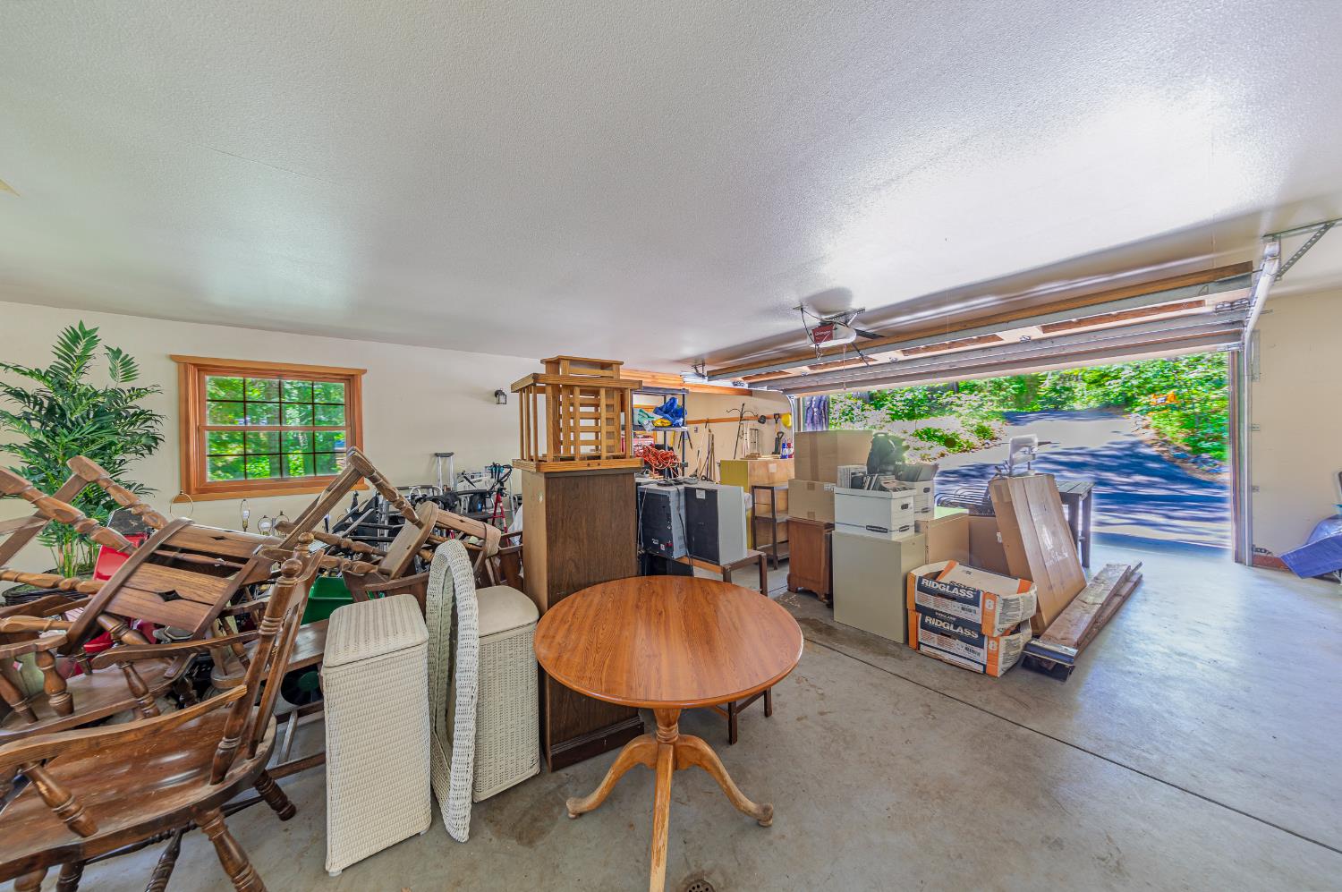 1174 Railroad, Fish Camp, CA 93623