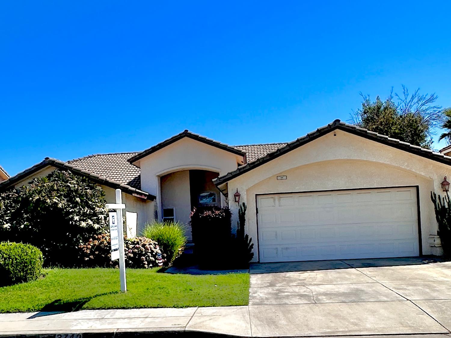 3742 Via Capitola, Madera, CA 93637