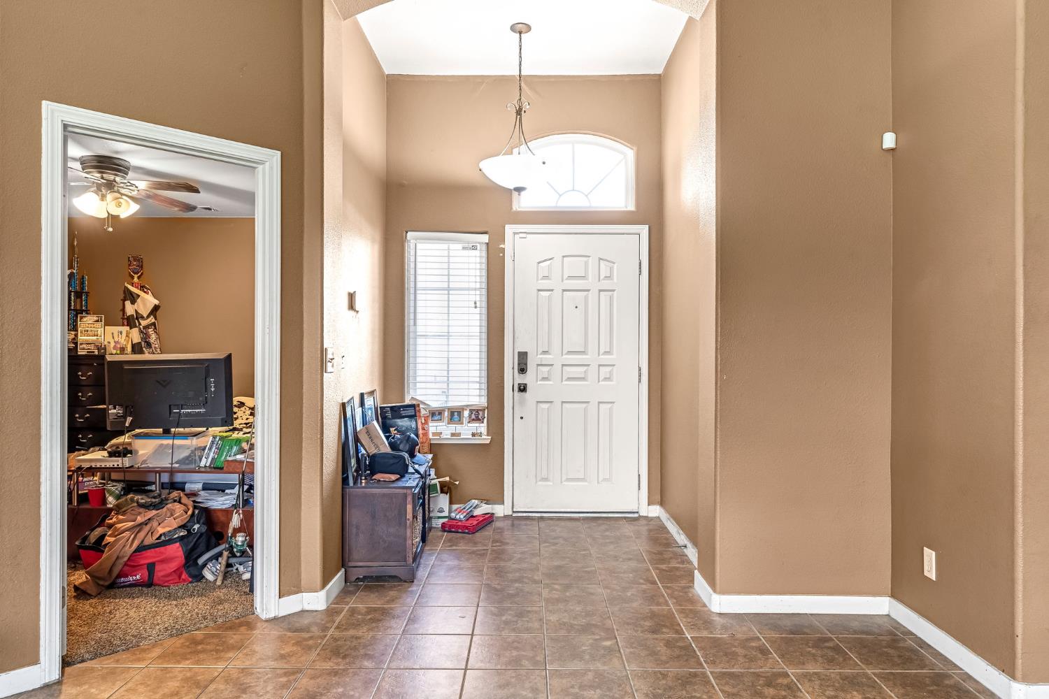 3742 Via Capitola, Madera, CA 93637