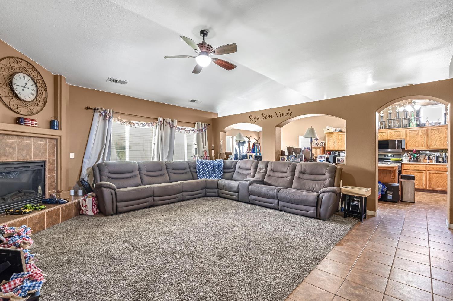 3742 Via Capitola, Madera, CA 93637