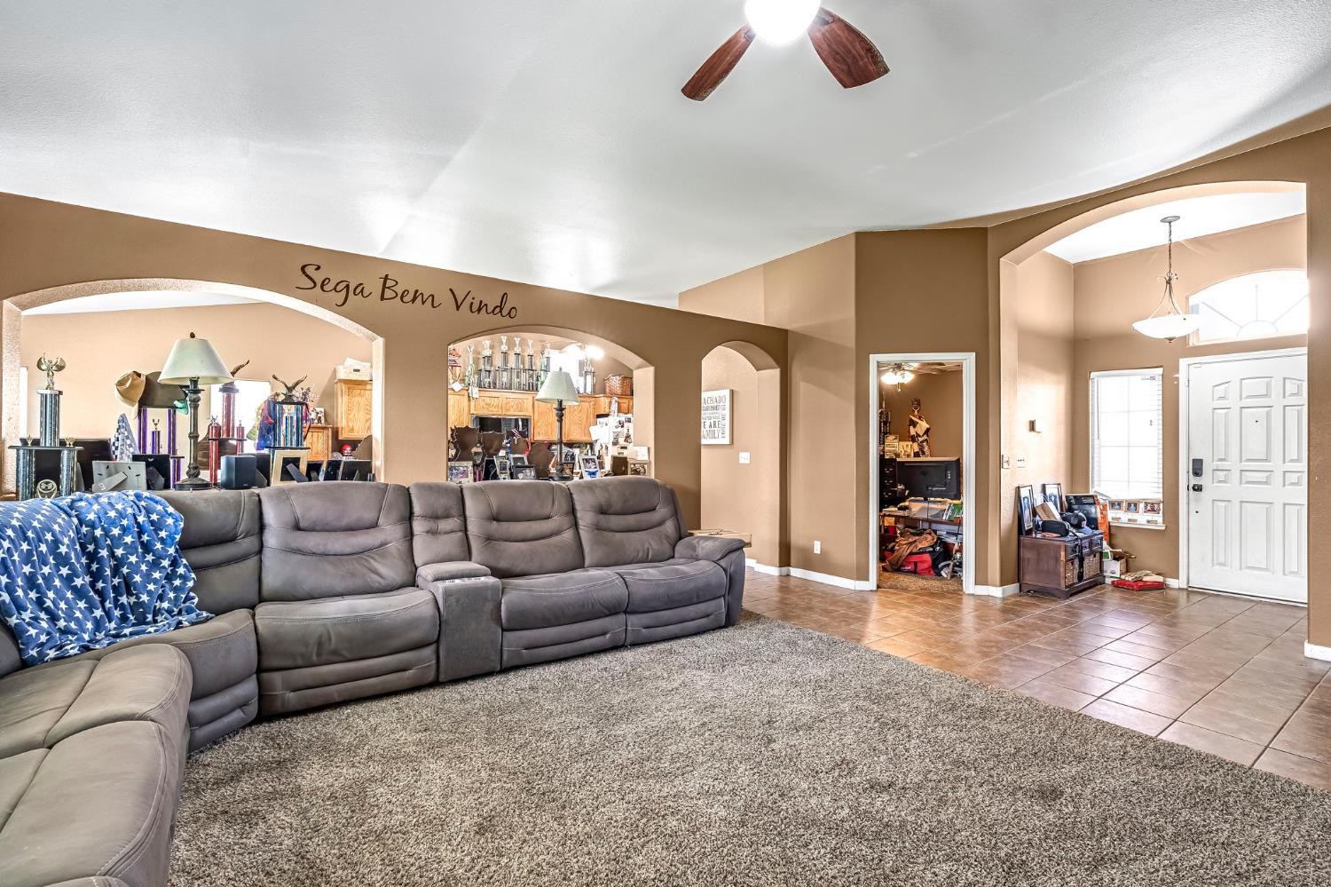 3742 Via Capitola, Madera, CA 93637