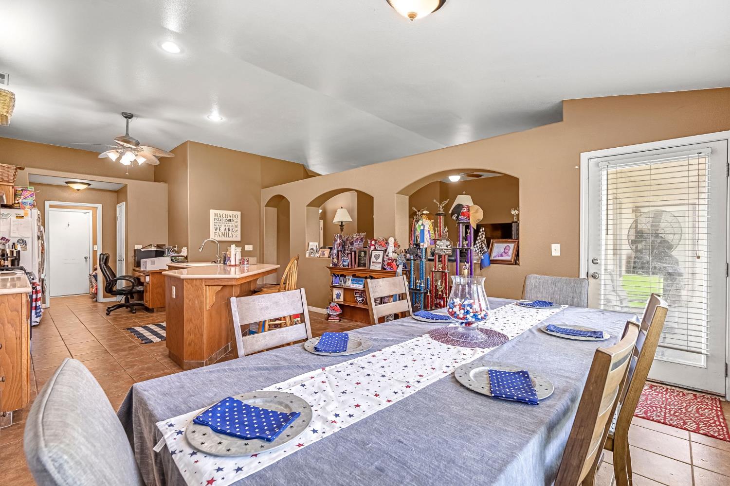 3742 Via Capitola, Madera, CA 93637