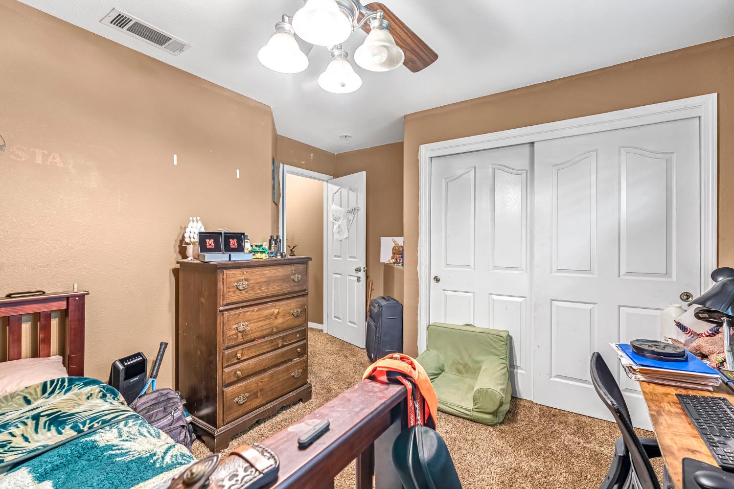 3742 Via Capitola, Madera, CA 93637