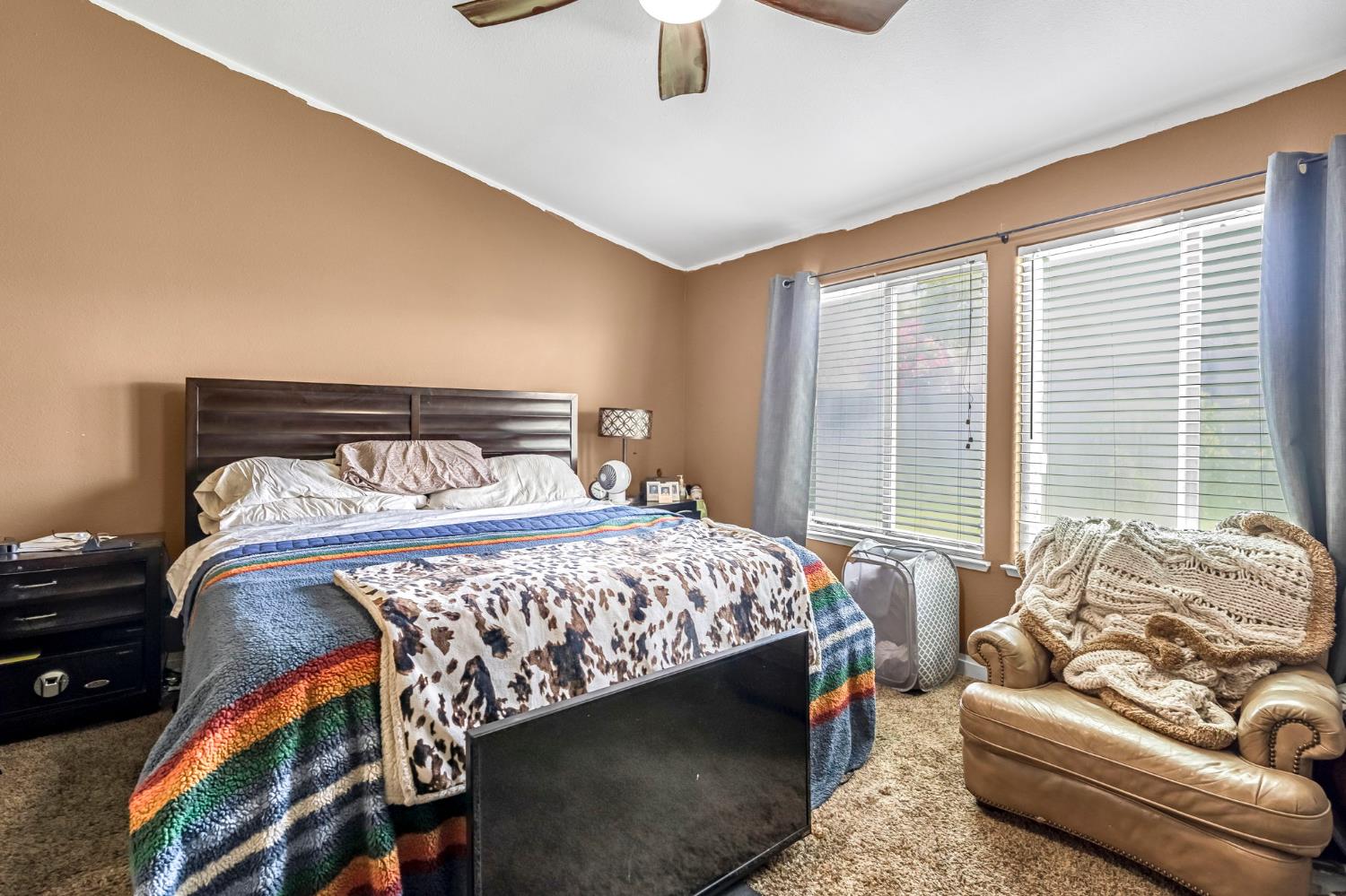 3742 Via Capitola, Madera, CA 93637