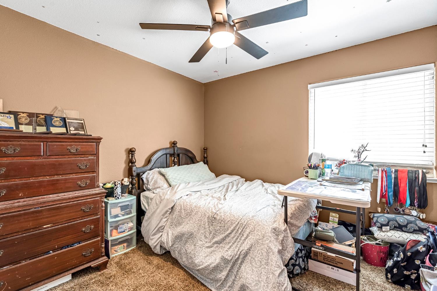 3742 Via Capitola, Madera, CA 93637