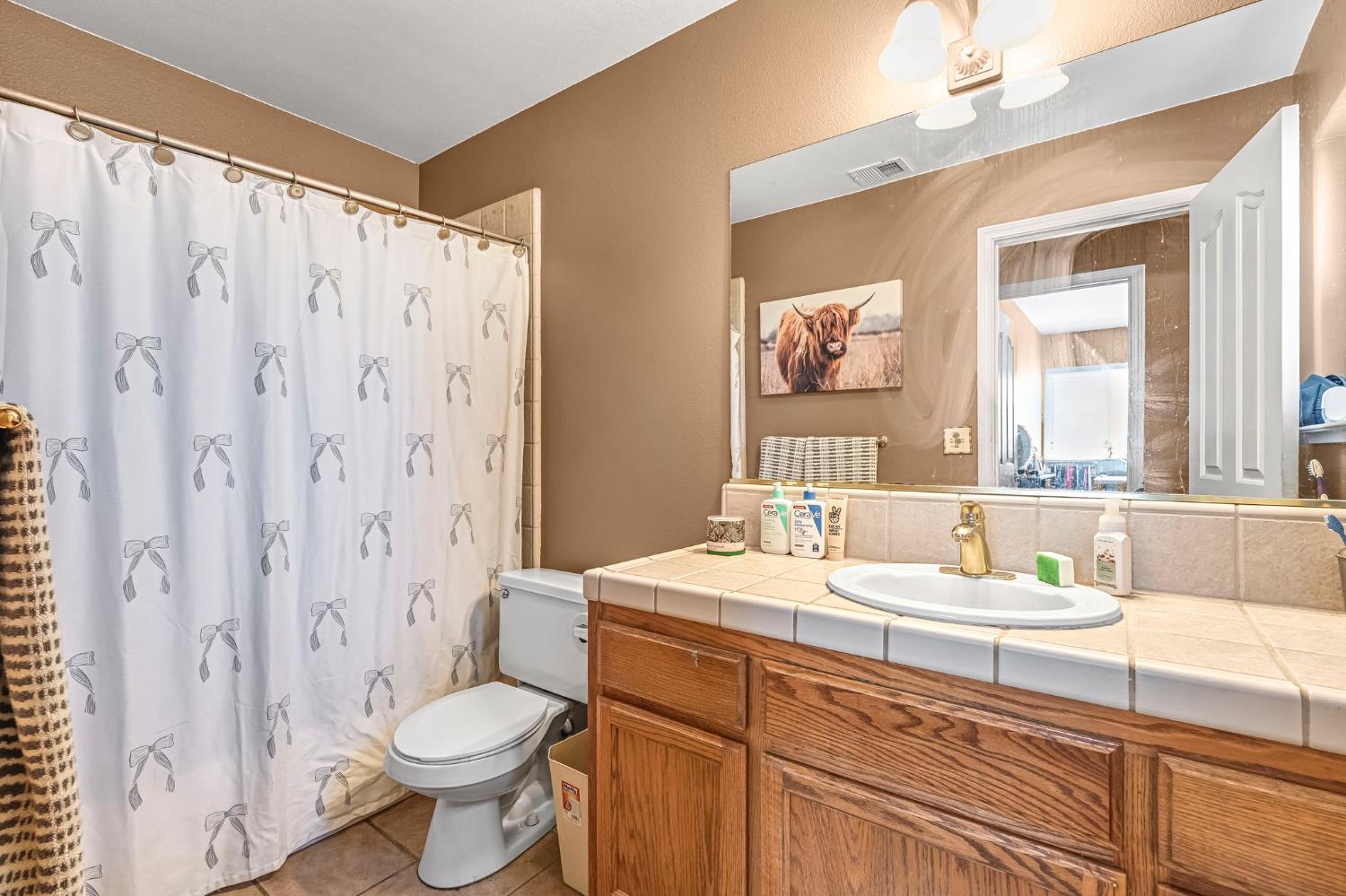 3742 Via Capitola, Madera, CA 93637