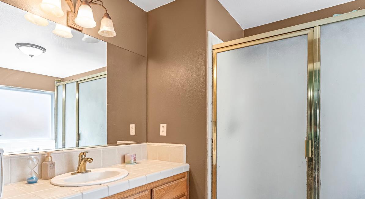 3742 Via Capitola, Madera, CA 93637