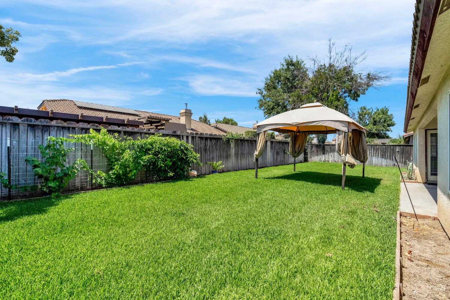 3742 Via Capitola, Madera, CA 93637
