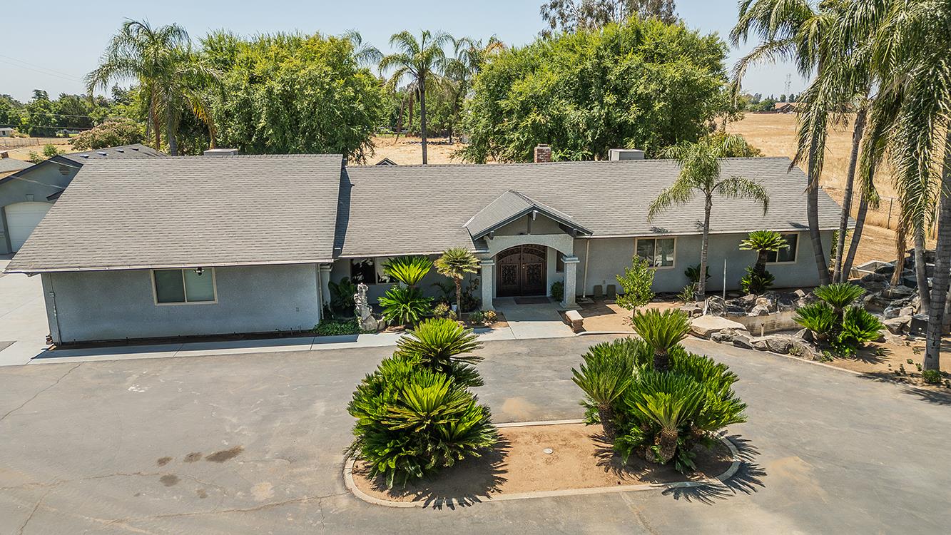 12743 E Gettysburg Ave, Sanger, CA 93657